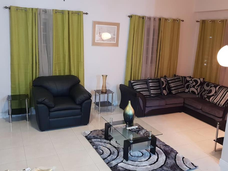 Escape At The Oasis- New Kingston Area -24Hrs Security, Elevator, Water Heater, Wifi Exterior foto